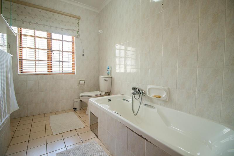 4 Bedroom Property for Sale in Middedorp Western Cape